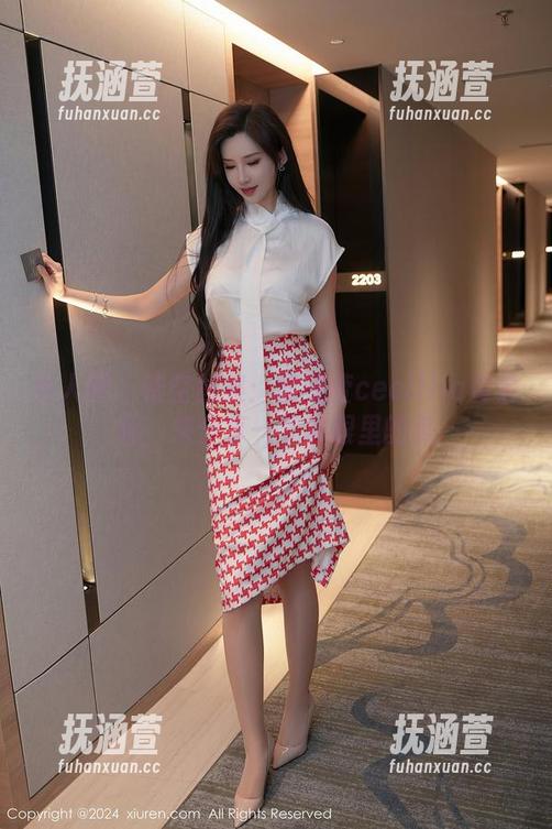 秀人网-陆萱萱cecillia 秀人网 - 镂空图集:陆萱萱cecillia真会玩,来分享一下我眼里的美