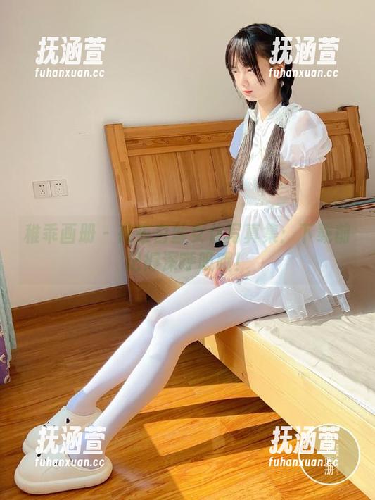 稚乖画册-夜夜 稚乖画册 - 夜夜白丝女仆写真集:下载前记得深呼吸哦!