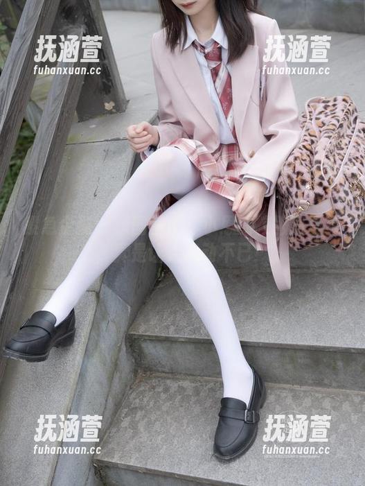 紧急企划 - 原图呈现！小恩的校服写真集，真是让人心动不已！