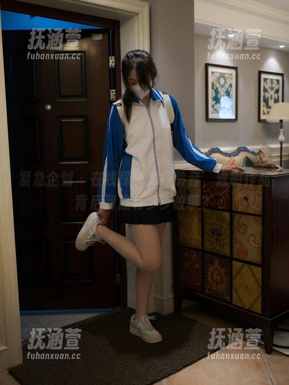 紧急企划 - 在线探秘龙崎聆音，透明作品背后到底有多少故事？