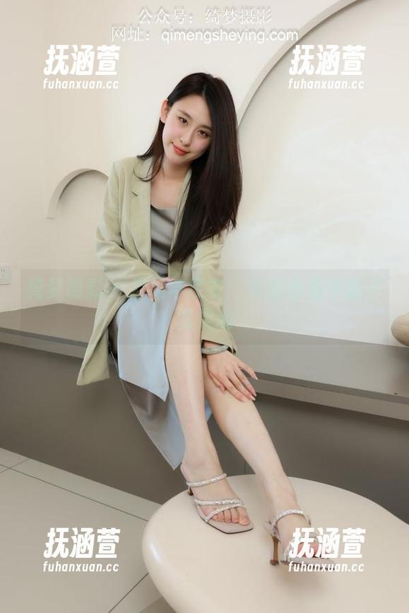 绮梦摄影 - 月月与皮衣：私拍合集中的不羁灵魂