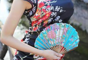 美媛馆 – 想要暖心又有趣的体验？来免费翻阅toro羽住的棉袜图册呀！