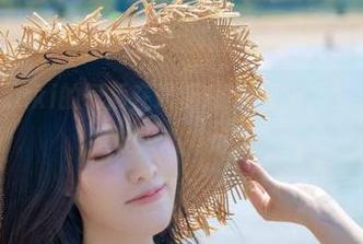 脱尾巴Mizuki的气质在最新JK美图里又发光发热，真是让人心神荡漾。