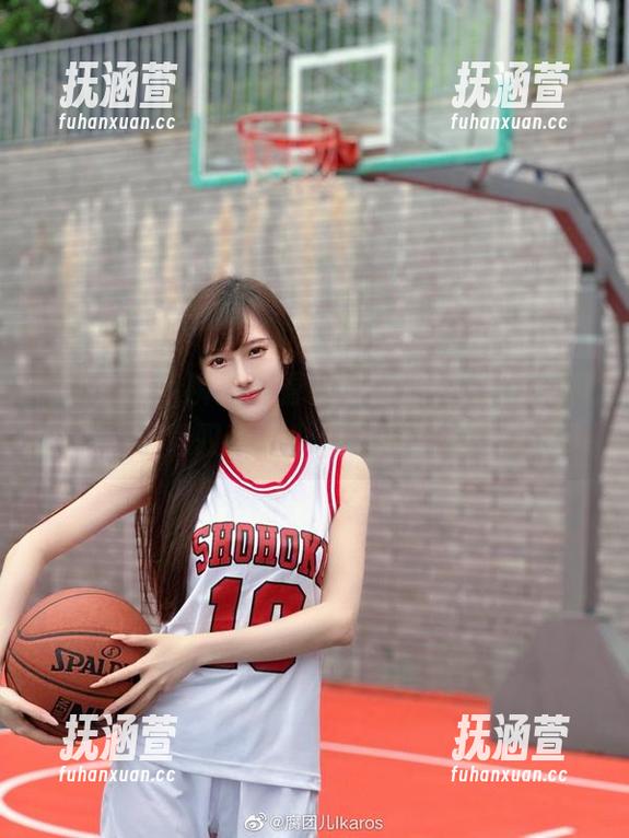 671个精选瞬间，看看腐团儿Ikaros如何驾驭次元少女的魅力！