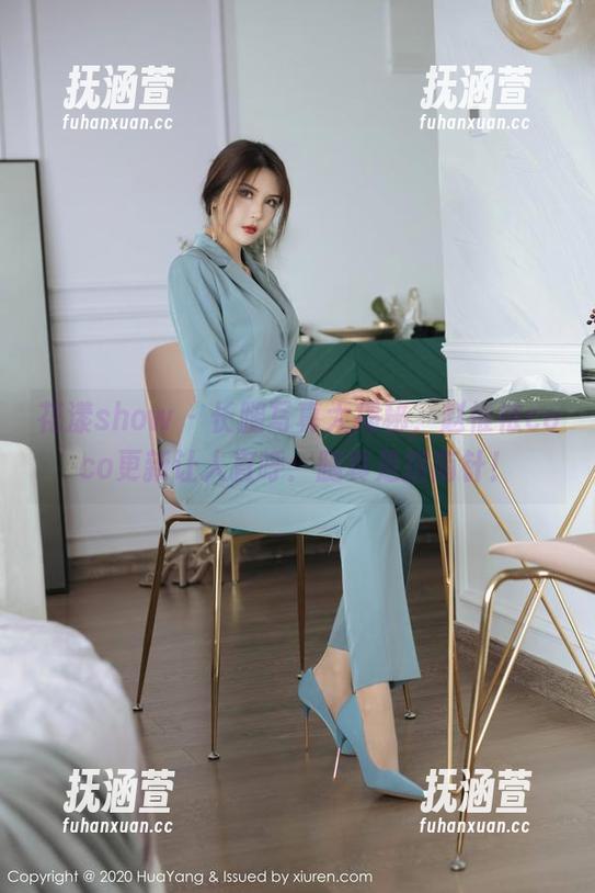 花漾show - 长腿写真大揭秘，赵惟依coco更新让人直呼：腿真是指南针！