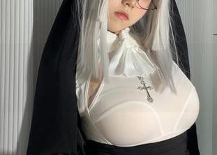 微密圈 – 这就是葱油饼er的定制：黑白女仆吊带图集，只有你想不到!