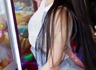 蜜桃社 – 小魔女lily与她的秘密福利，一起探索写真背后的故事！