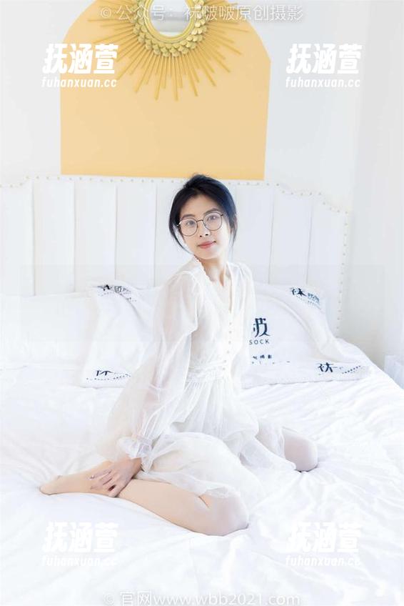 袜啵啵 - 小安的定制裸足图集：看她如何用脚步讲述“走出舒适圈”的故事！