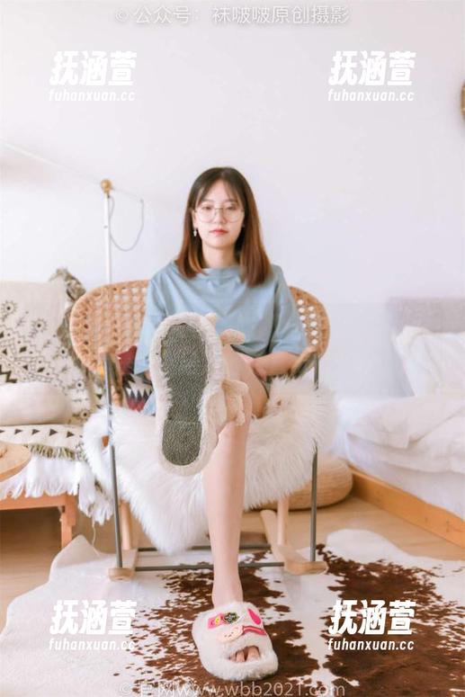 袜啵啵 - 稚予写真大揭秘：蓝丝合集，让你一秒忘记烦恼，直击心灵！