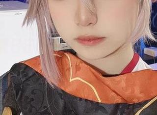 许枳的夏日狂想曲：原图和图册里的柔美瞬间
