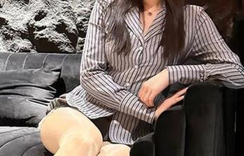微密圈 – 轩子巨二兔最新黑丝诱惑图包，连我这颗石头心都忍不住想扑上去！