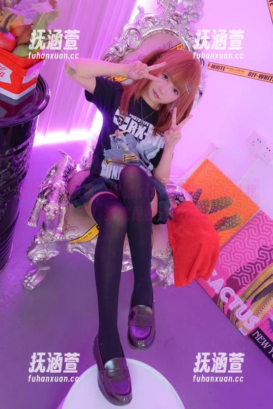 这份写真集里，铭铭kizami的VR装让我怀疑人生！到底是视觉还是幻觉？