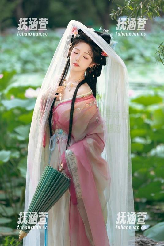 雯妹不讲道理 直击雯妹不讲道理私拍:1号本白猫,这些瞬间你绝对不想错过