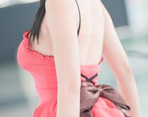 莫名其妙的甜蜜：雯粥粥i的蕾姆婚纱全集值得一探！