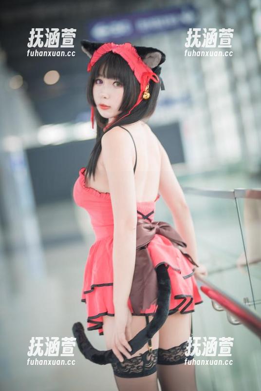 莫名其妙的甜蜜：雯粥粥i的蕾姆婚纱全集值得一探！