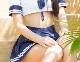 青豆客 – 这组写真真是油亮到没朋友，想问于姬Una到底涂了什么？