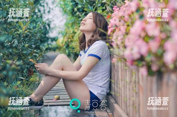 青豆客 - “佟蔓户外图集，带给你不一样的颜值享受”——下载吧，让你的朋友圈充满好奇和惊艳！