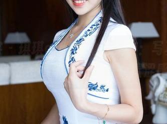 青豆客 – 琪琪qlql与她的女友：写真图包里的私密小瞬间，缺少点羞涩感。