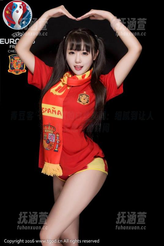 青豆客 - 莫雅淇的白丝美图：细腻到让人驻足思考的瞬间