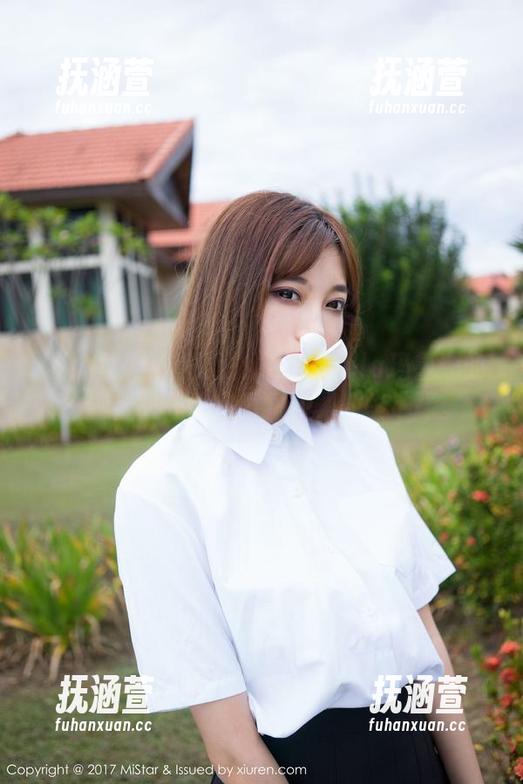 魅妍社 - 全套见证！Manuela玛鲁娜的瑜伽作品，让你瞬间怀疑人生选择。